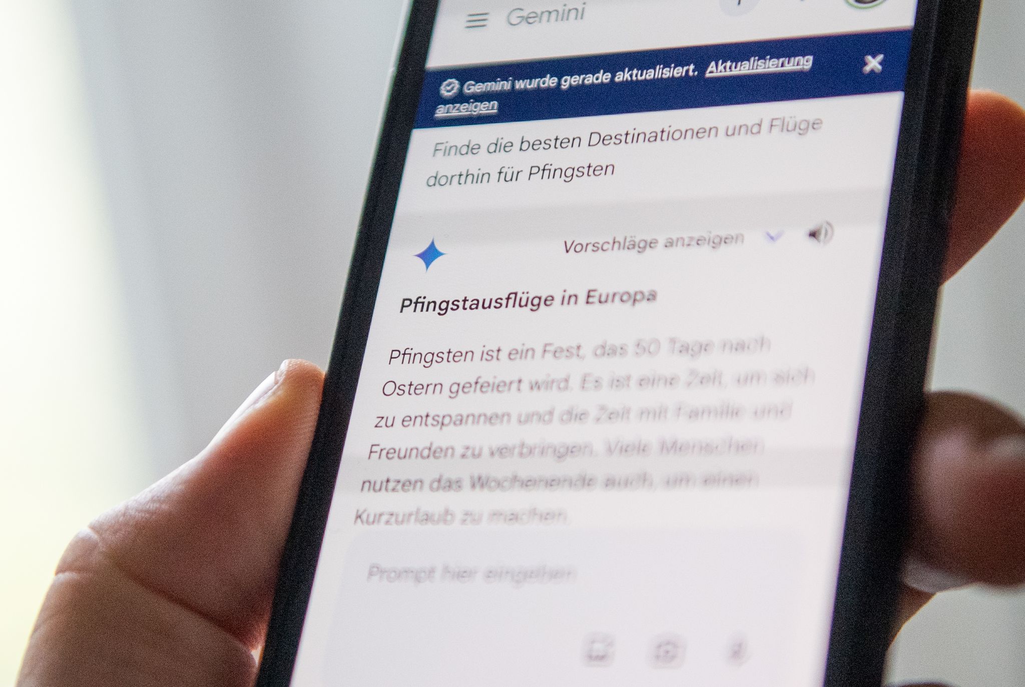 Soll etwa bei der Reiseplanung helfen: Googles KI-Chatbot Gemini kann nun mit Google-Diensten wie Maps, YouTube und Gmail verknüpft werden.