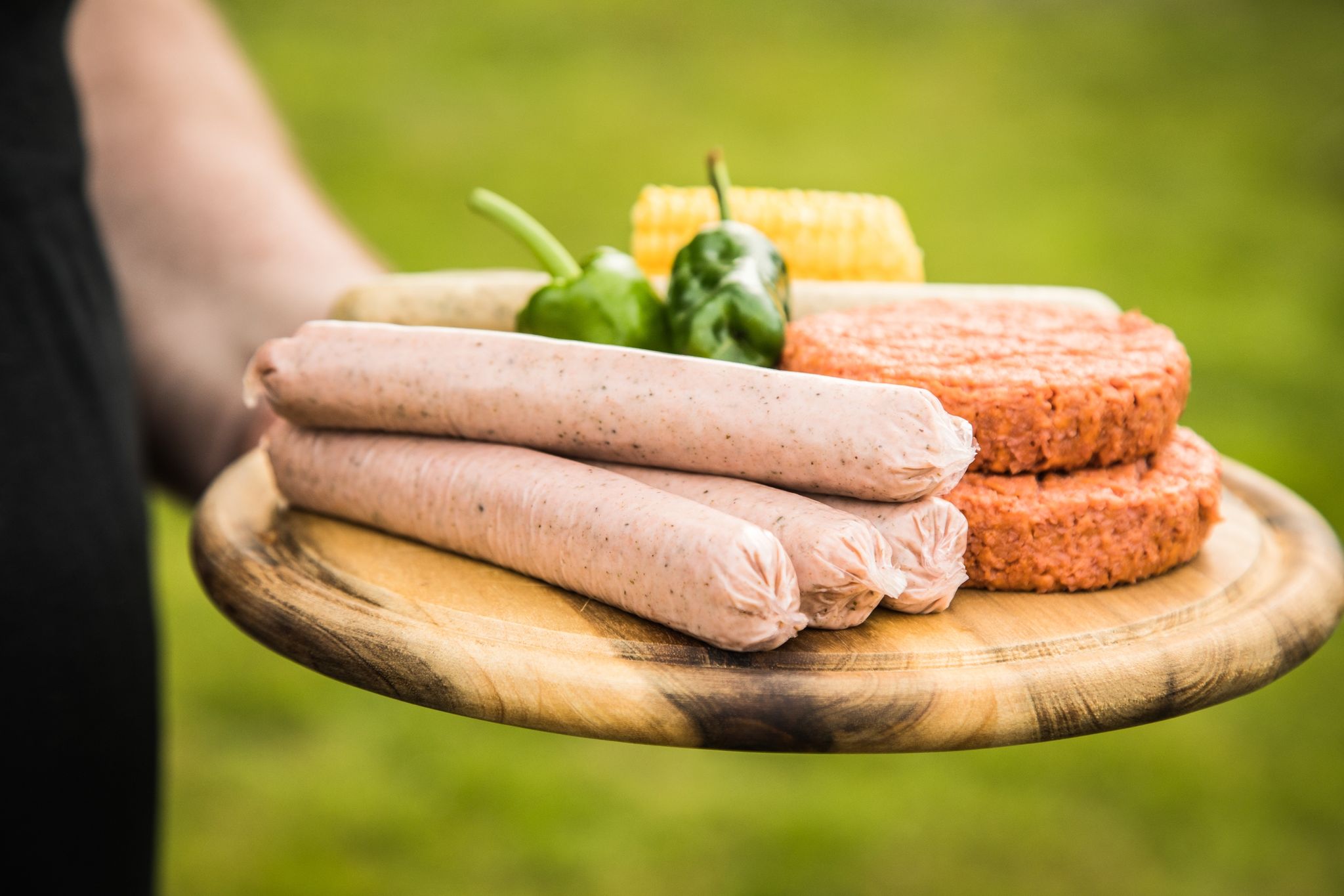 Ob die veganen Grillwürstchen fürs BBQ tauglich sind, wollte die Zeitschrift «Öko-Test» wissen und unterzog 19 Produkte einem Labor- und Geschmackstest.