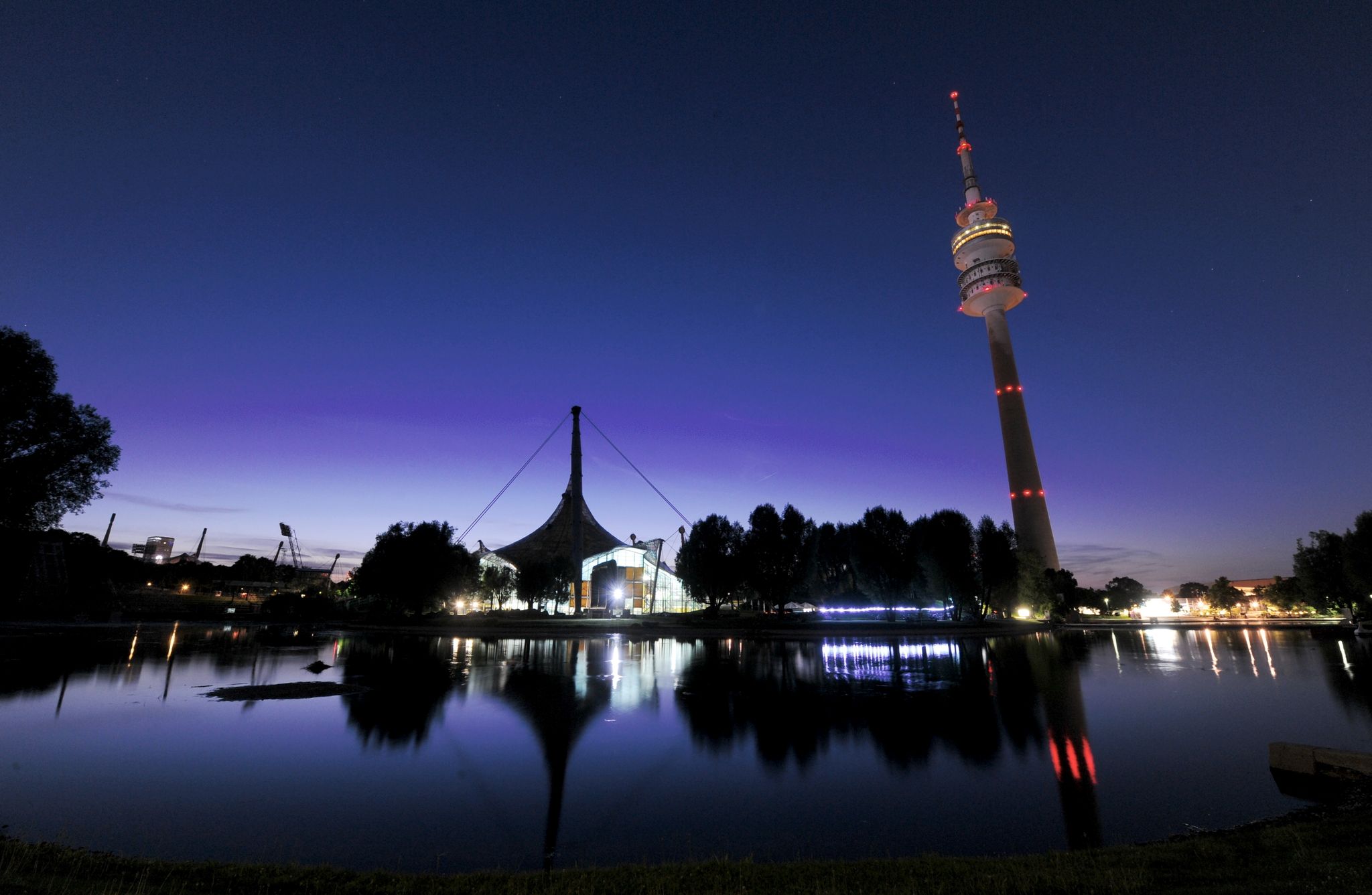 Ikonische Kulisse: Im Olympiapark ist während des Turniers das offizielle Public-Viewing-Areal aufgebaut.