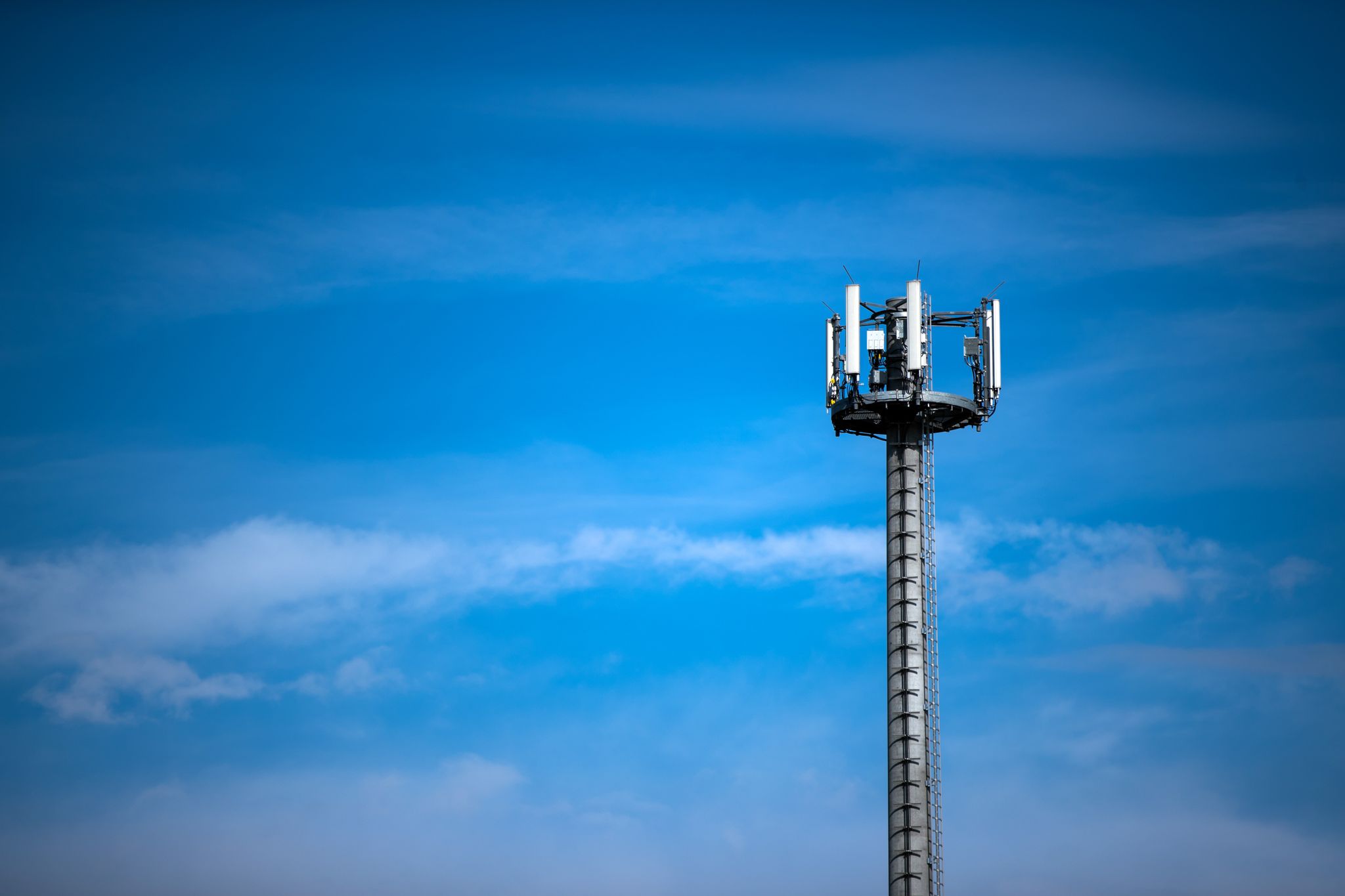 In Grenzregionen zu Nicht-EU-Ländern können Roamingkosten entstehen, wenn sich das Handy ins stärkere Nachbarnetz einwählt. )