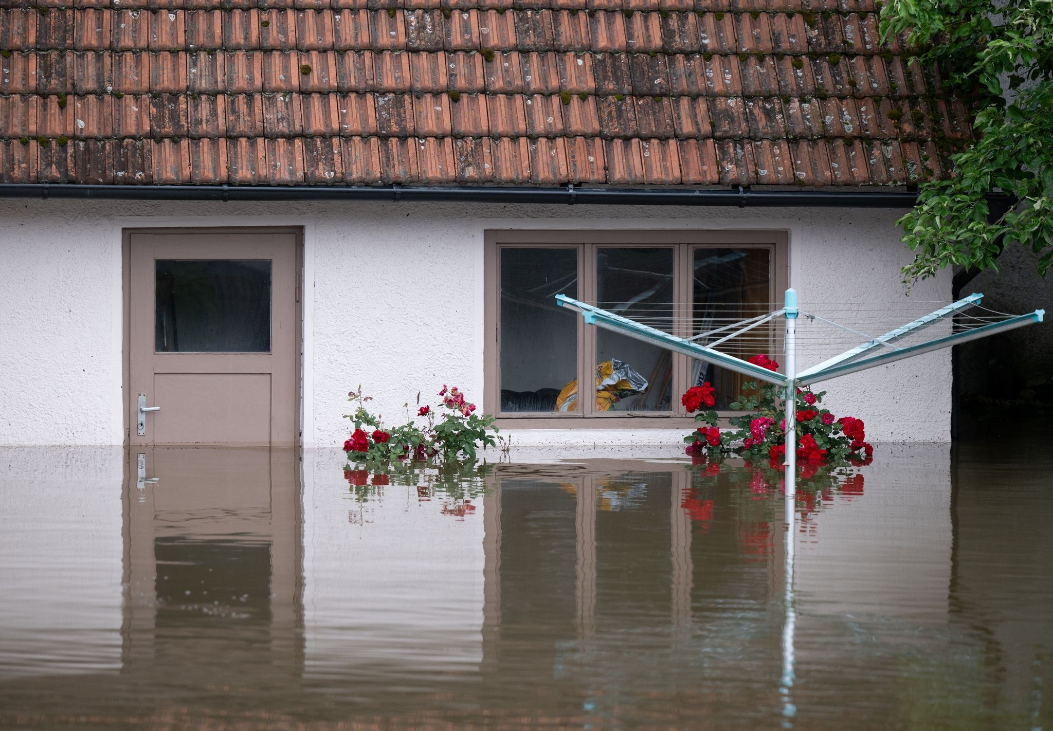 Teile von Bayern und Baden-Württemberg sind seit dem vergangenen Wochenende von Hochwasser und Überschwemmungen betroffen.