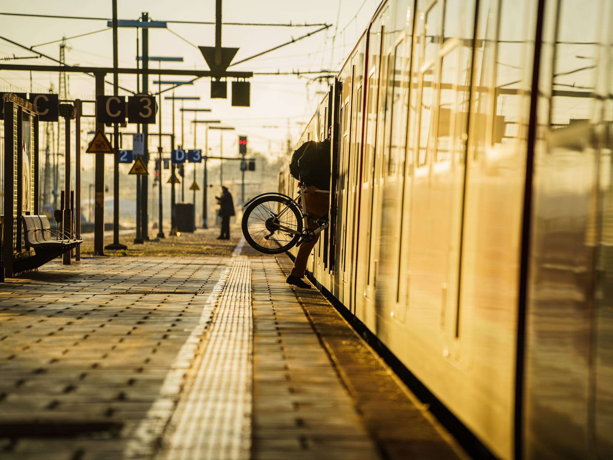 Bei der Fahrradmitnahme gibt es je nach Bundesland und Verkehrsgesellschaft 
unterschiedliche Regelungen.